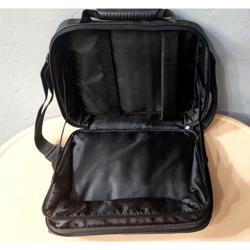 Init Portable DVD Player Black Bag with CD Pockets& Storage 11'' in - Picture 5 of 13